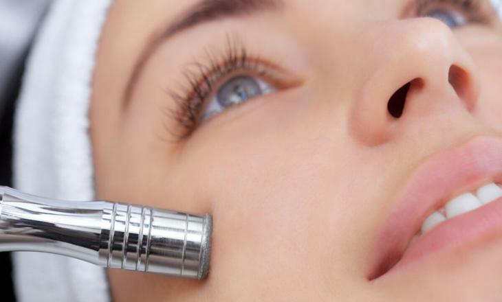 Microdermabrasion en médecine esthétique